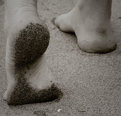 sand-on-his-feet-4
